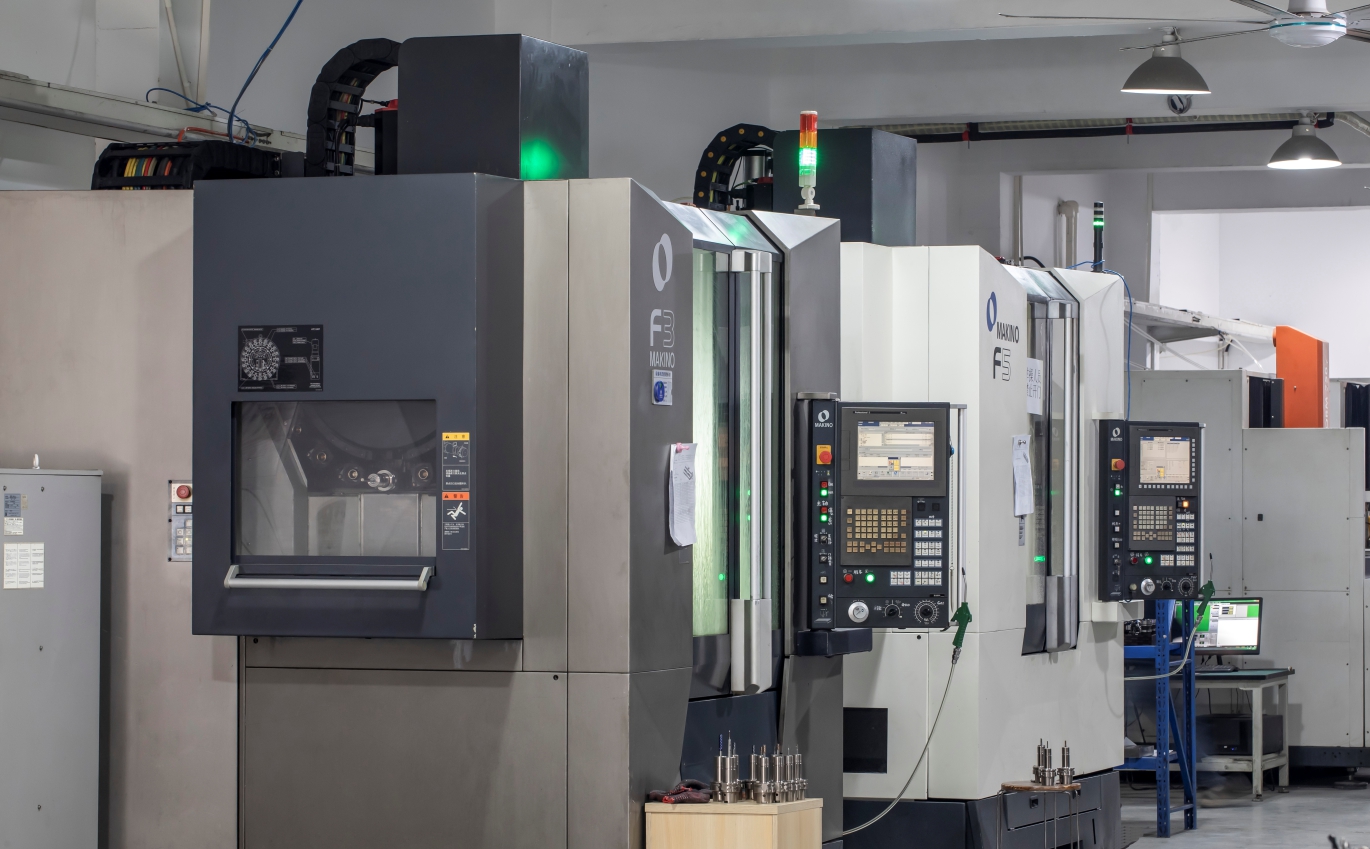 Makino CNC machining centers at Saiguang facility